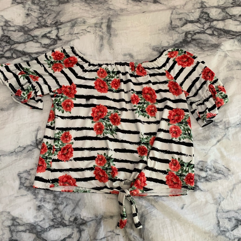 b/white striped floral blouse